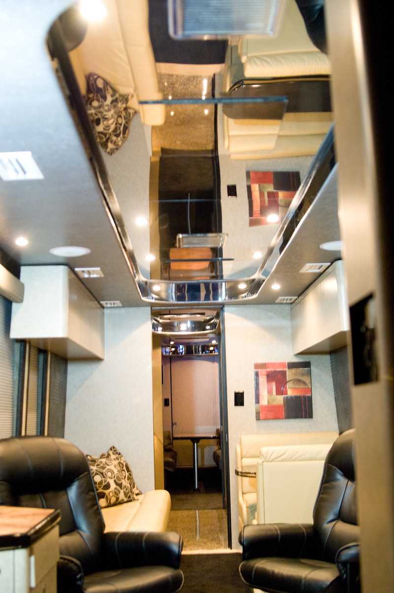 2007 Prevost Featherlite XLII For Sale