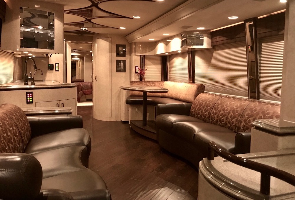 2007 Prevost Featherlite H3-45 For Sale