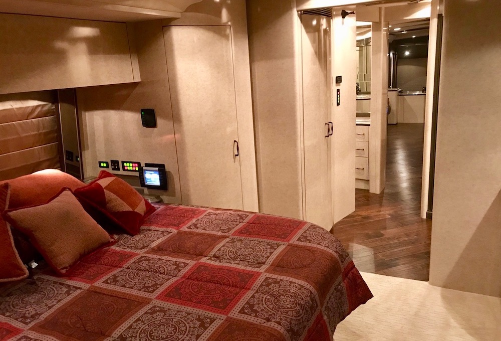 2007 Prevost Featherlite H3-45 For Sale