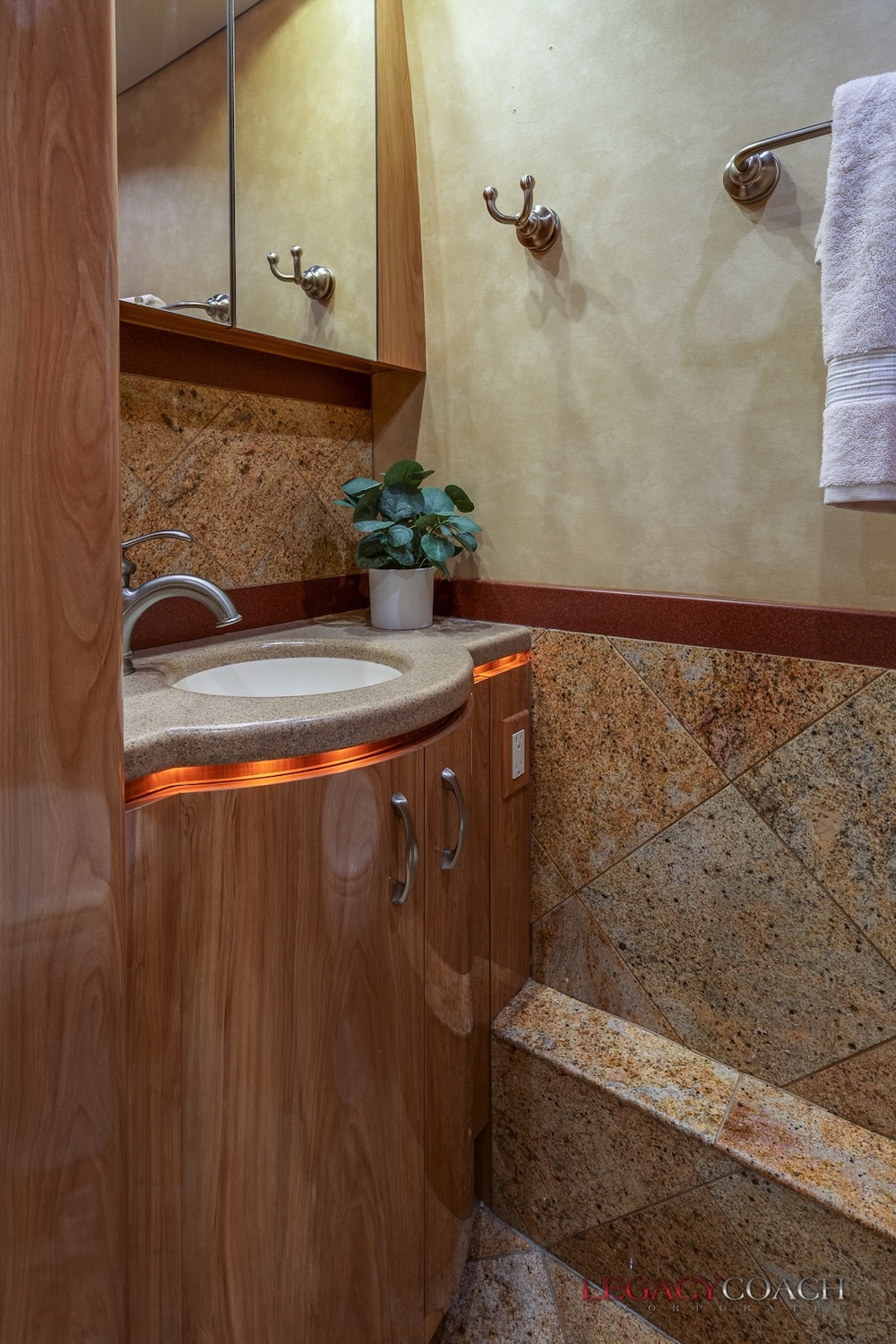 2007 Prevost Marathon H3-45 For Sale