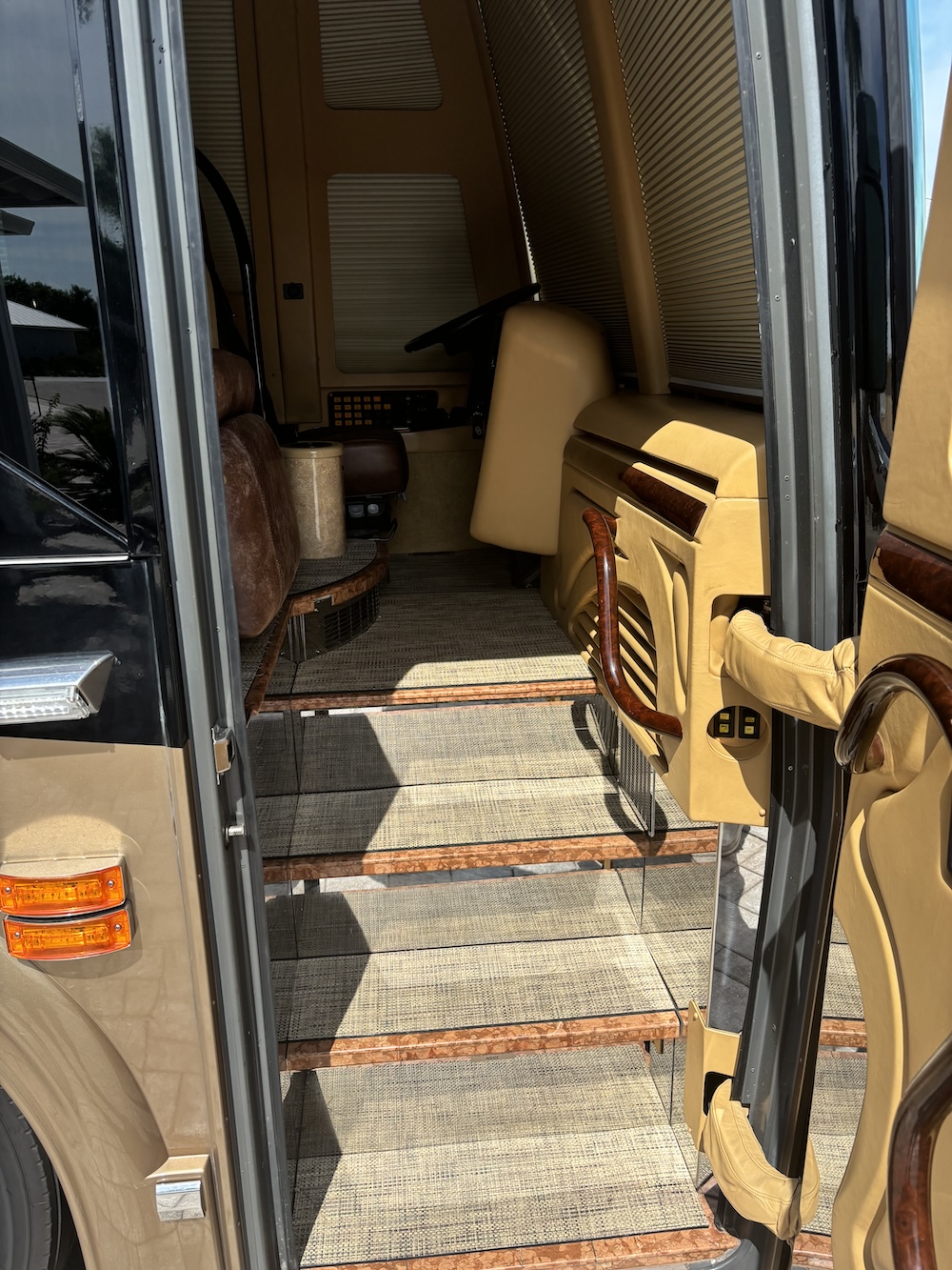 2007 Prevost Marathon  H3-45 For Sale