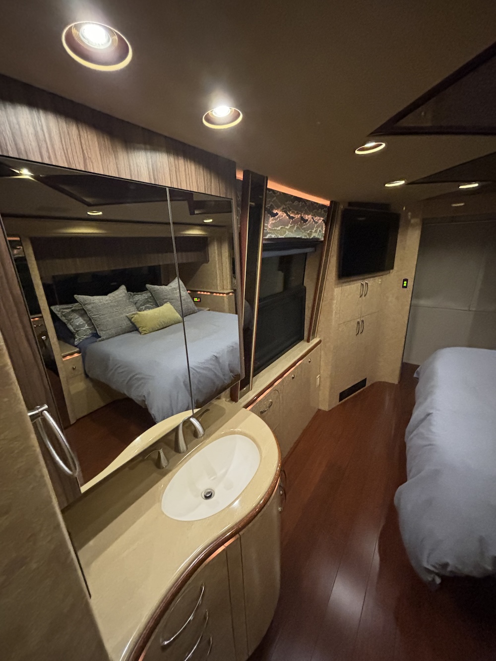 2007 Prevost Marathon  H3-45 For Sale