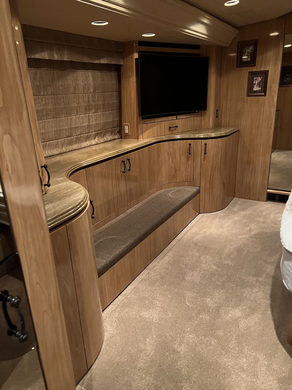 2007 Prevost Marathon H3-45 For Sale