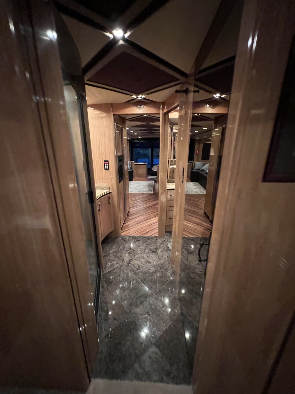 2007 Prevost Marathon H3-45 For Sale