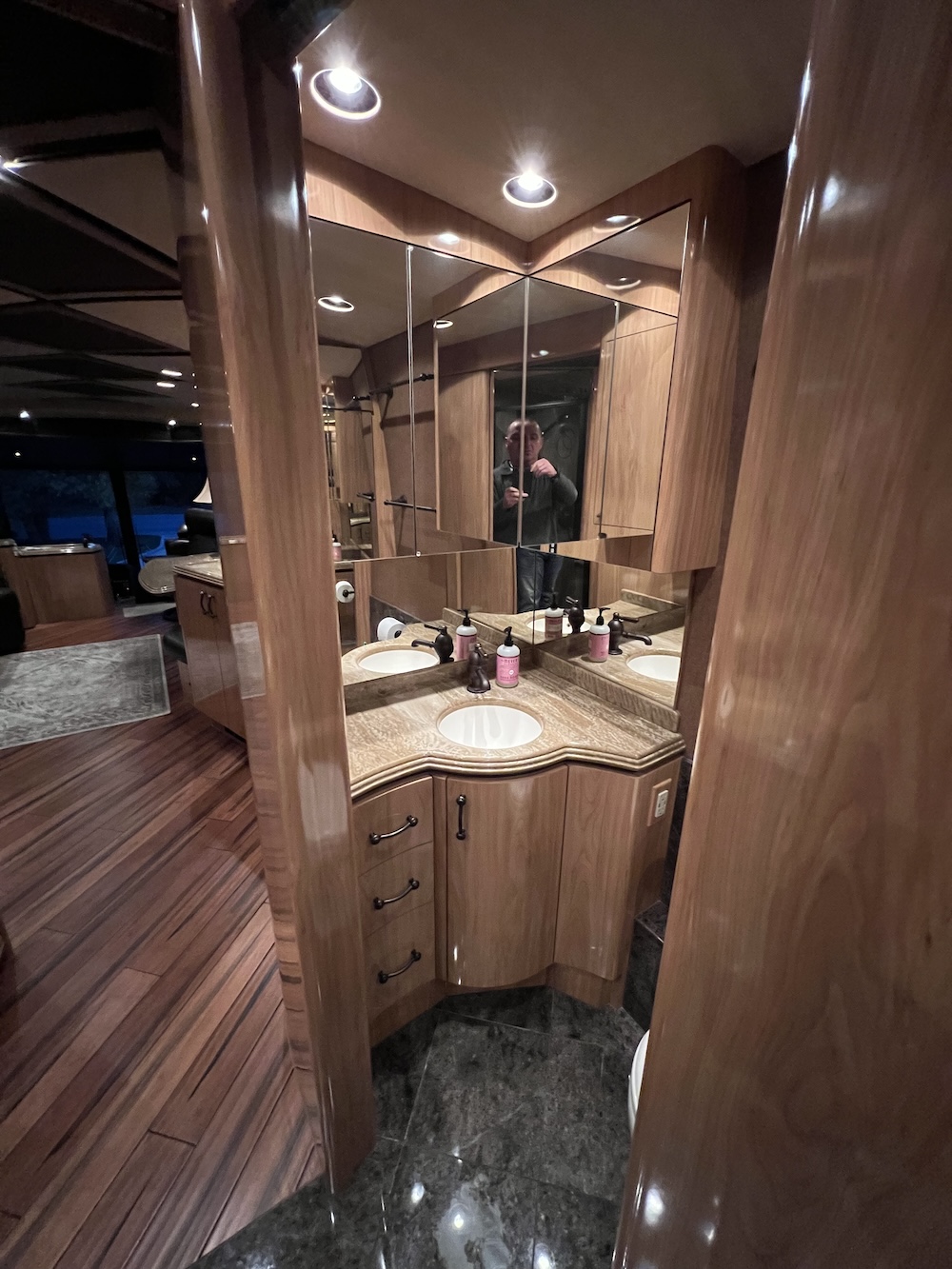 2007 Prevost Marathon H3-45 For Sale