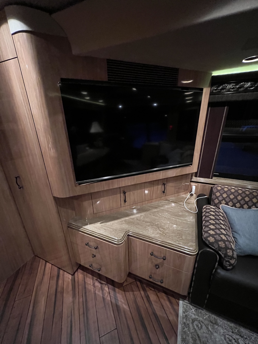 2007 Prevost Marathon H3-45 For Sale