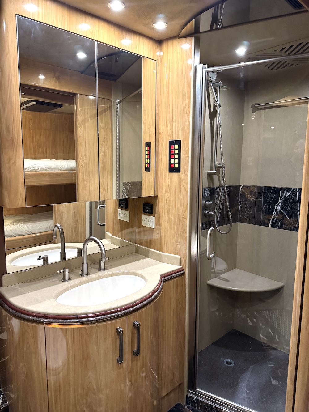 2007 Prevost Marathon XLII For Sale