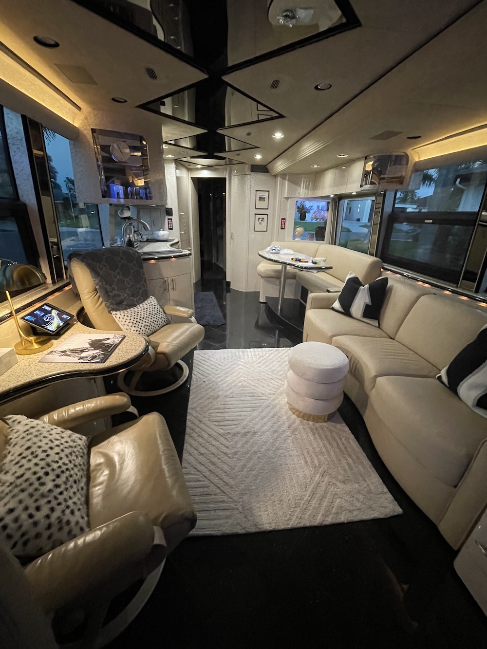 2007 Prevost Marathon XLII For Sale