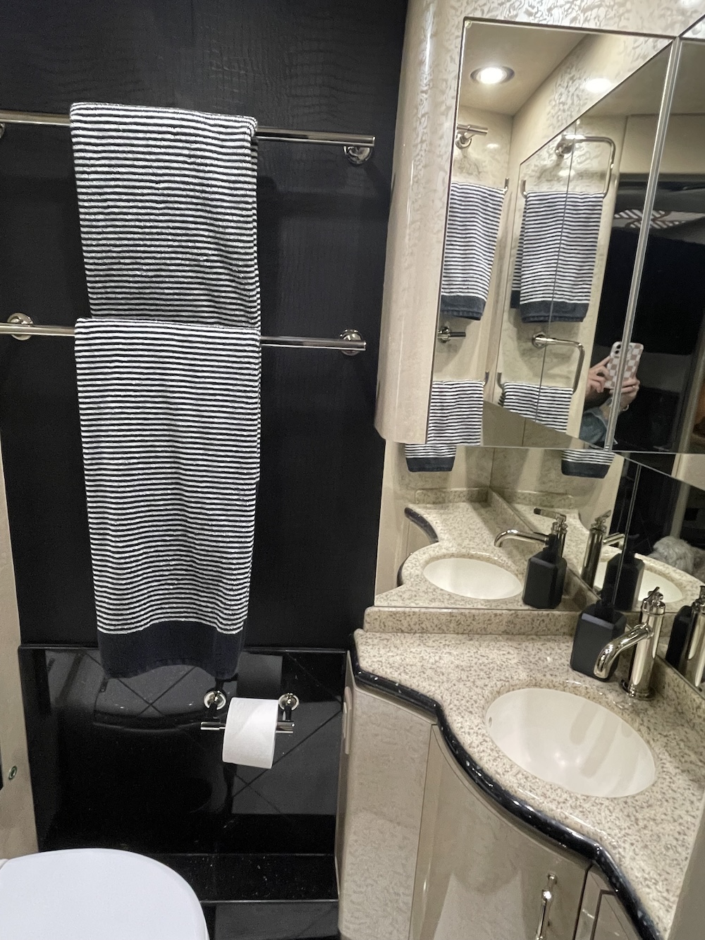 2007 Prevost Marathon XLII For Sale