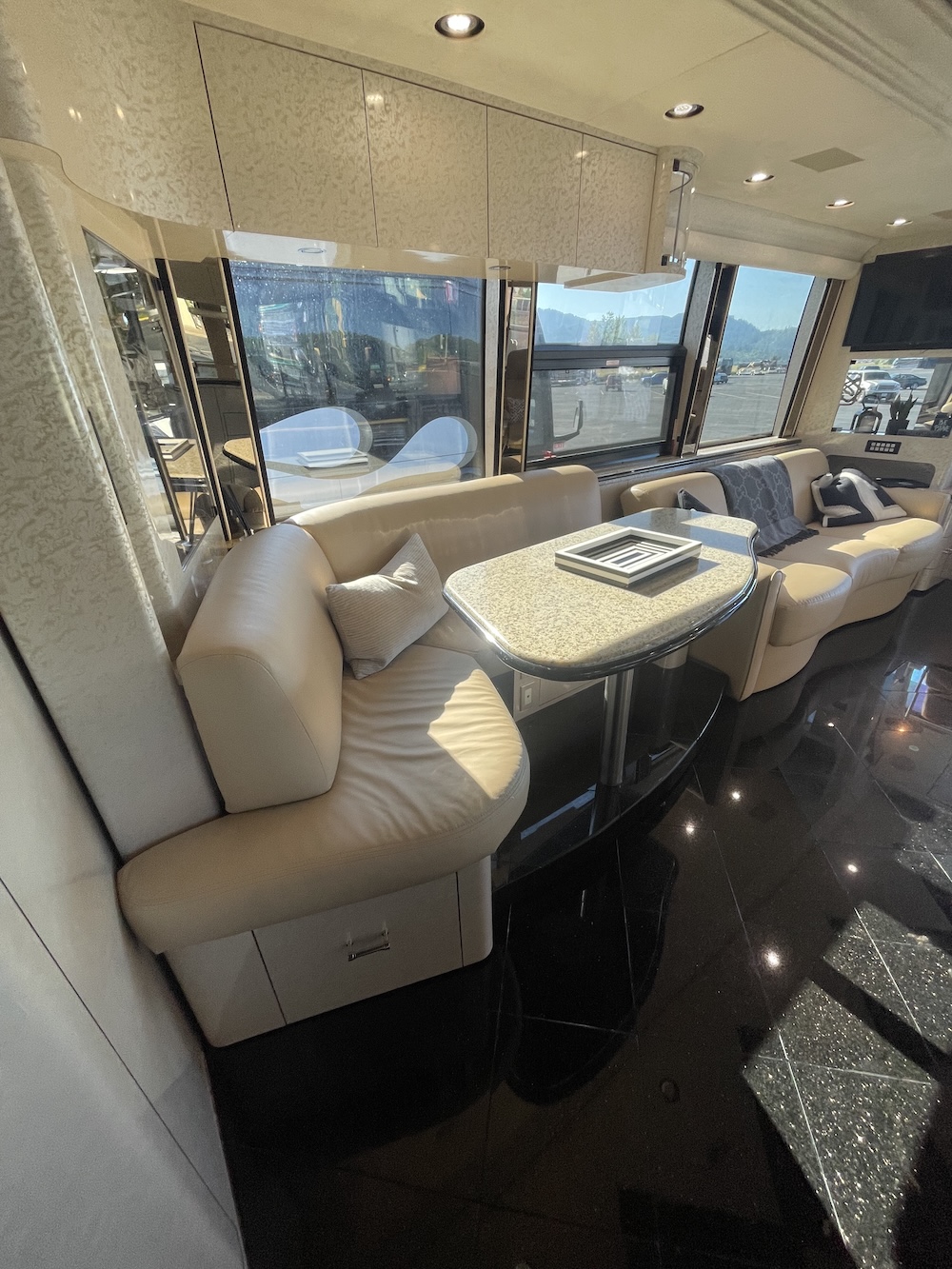 2007 Prevost Marathon XLII For Sale