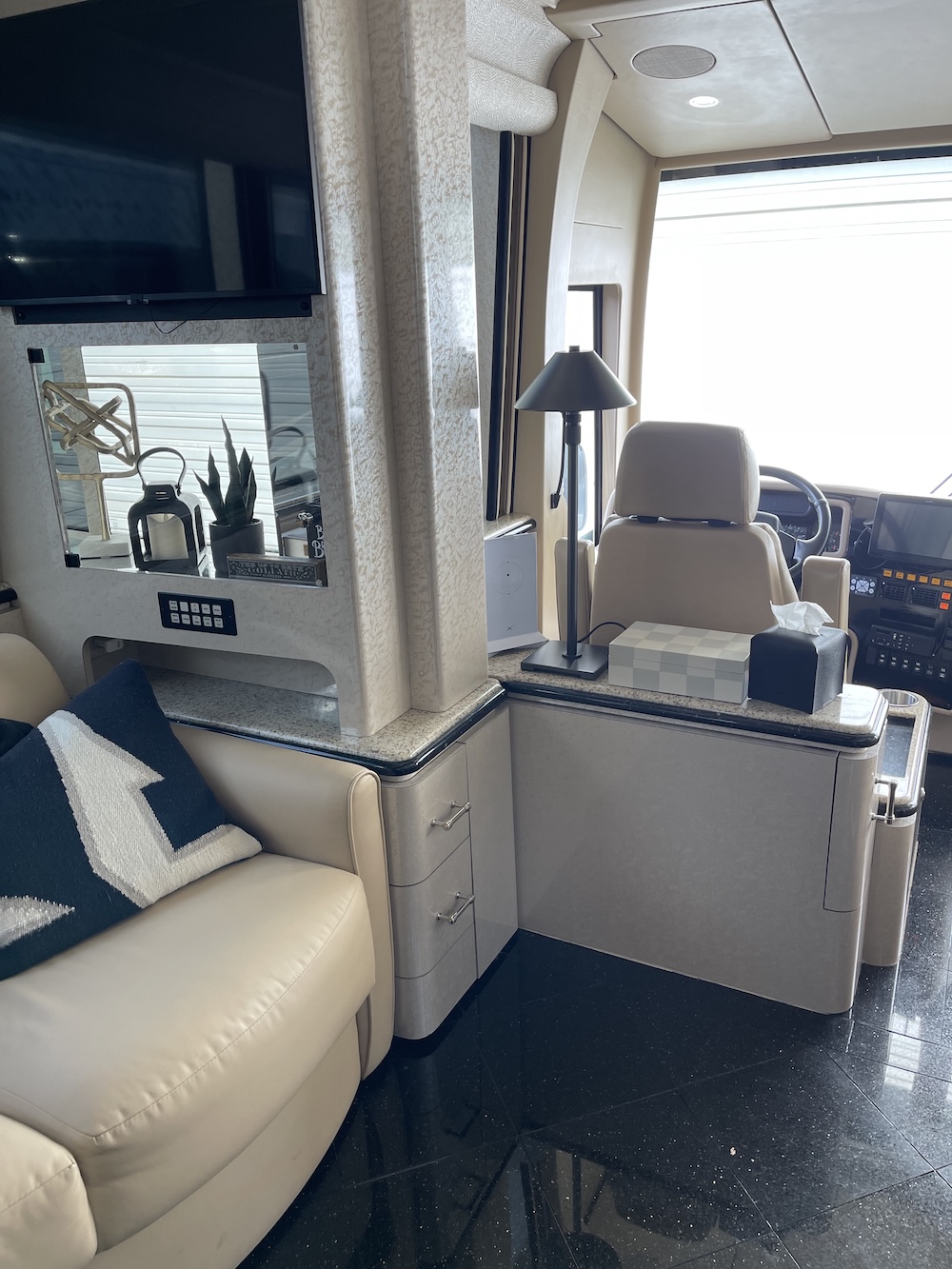2007 Prevost Marathon XLII For Sale