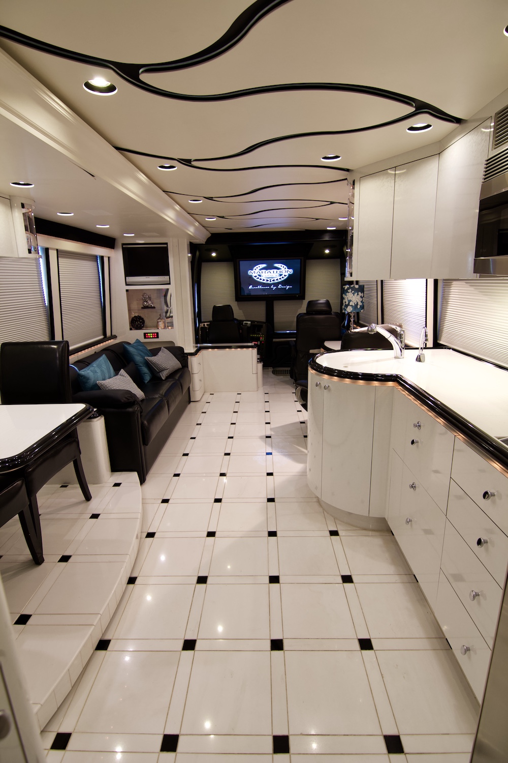 2007 Prevost Marathon XLII For Sale