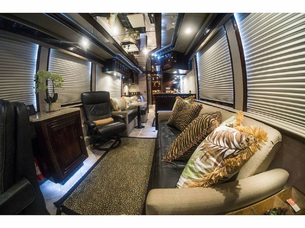 2007 Prevost OutlawXLII For Sale