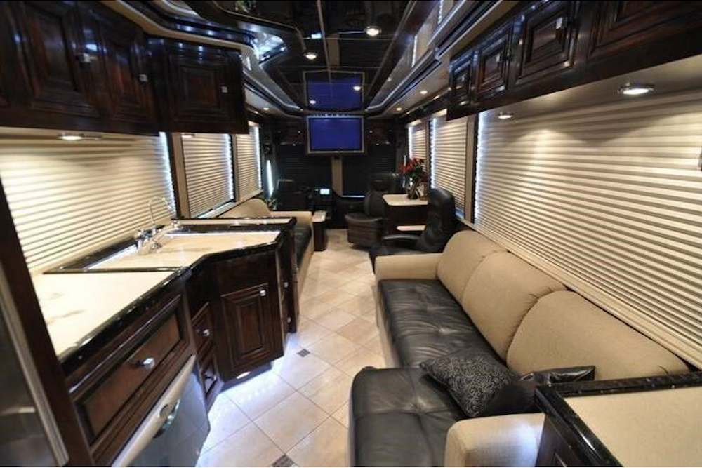 2007 Prevost OutlawXLII For Sale