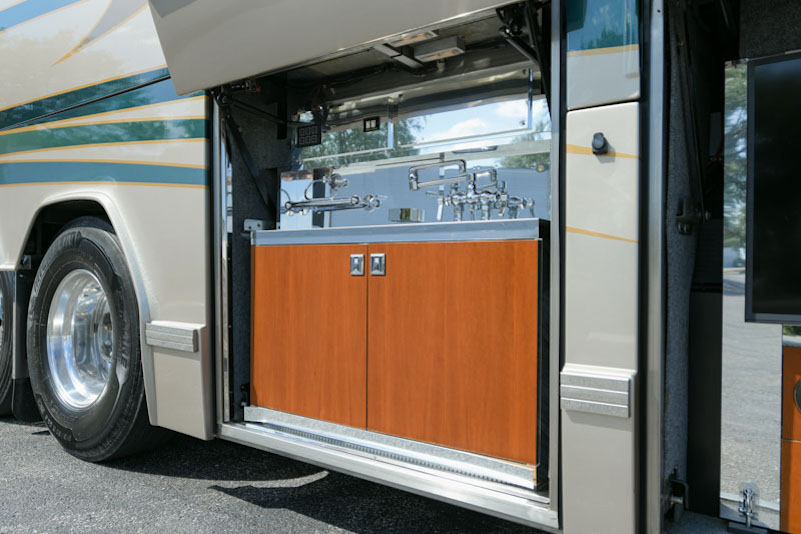 2007 Prevost Parliament H3-45 For Sale