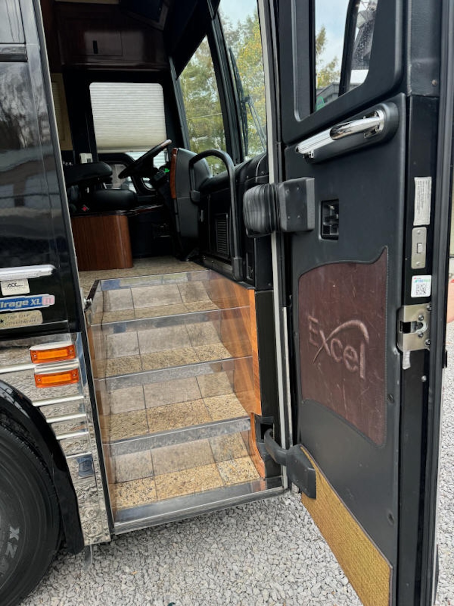 2007 Prevost  XLII For Sale