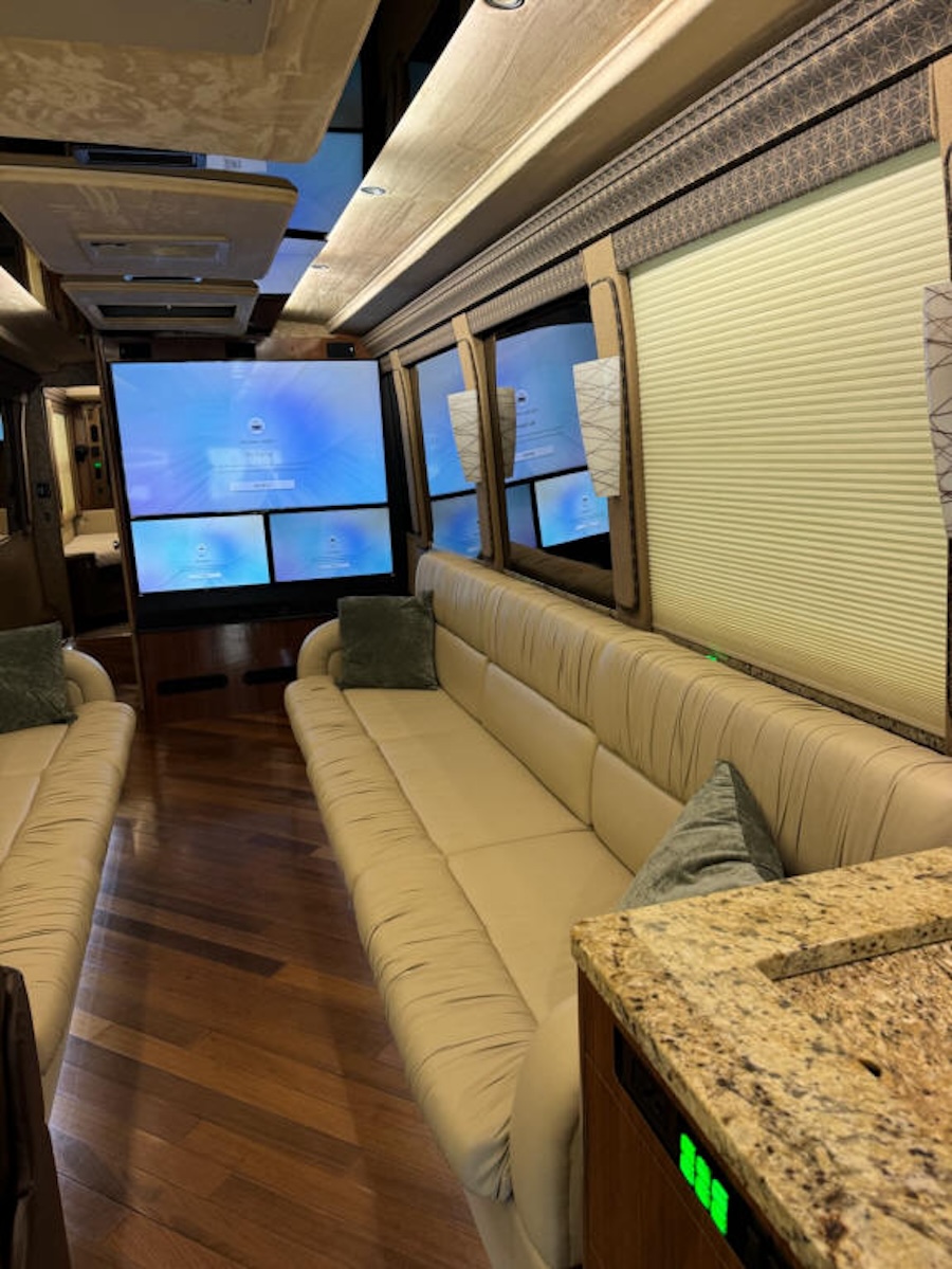 2007 Prevost  XLII For Sale