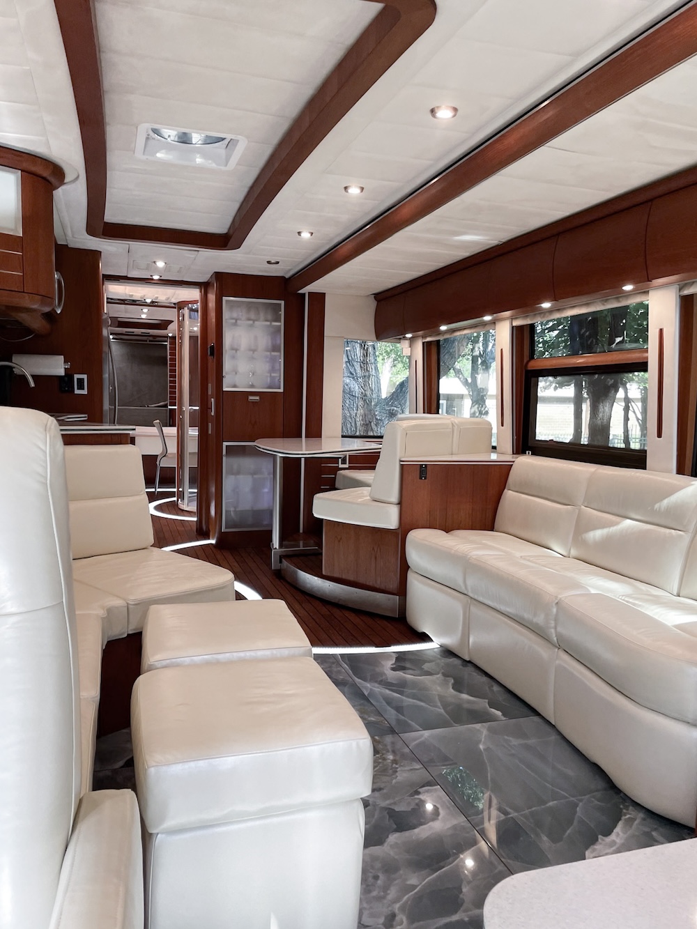 2007 Prevost XLII For Sale