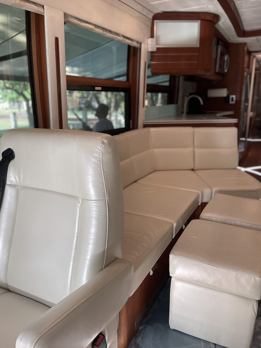 2007 Prevost XLII For Sale