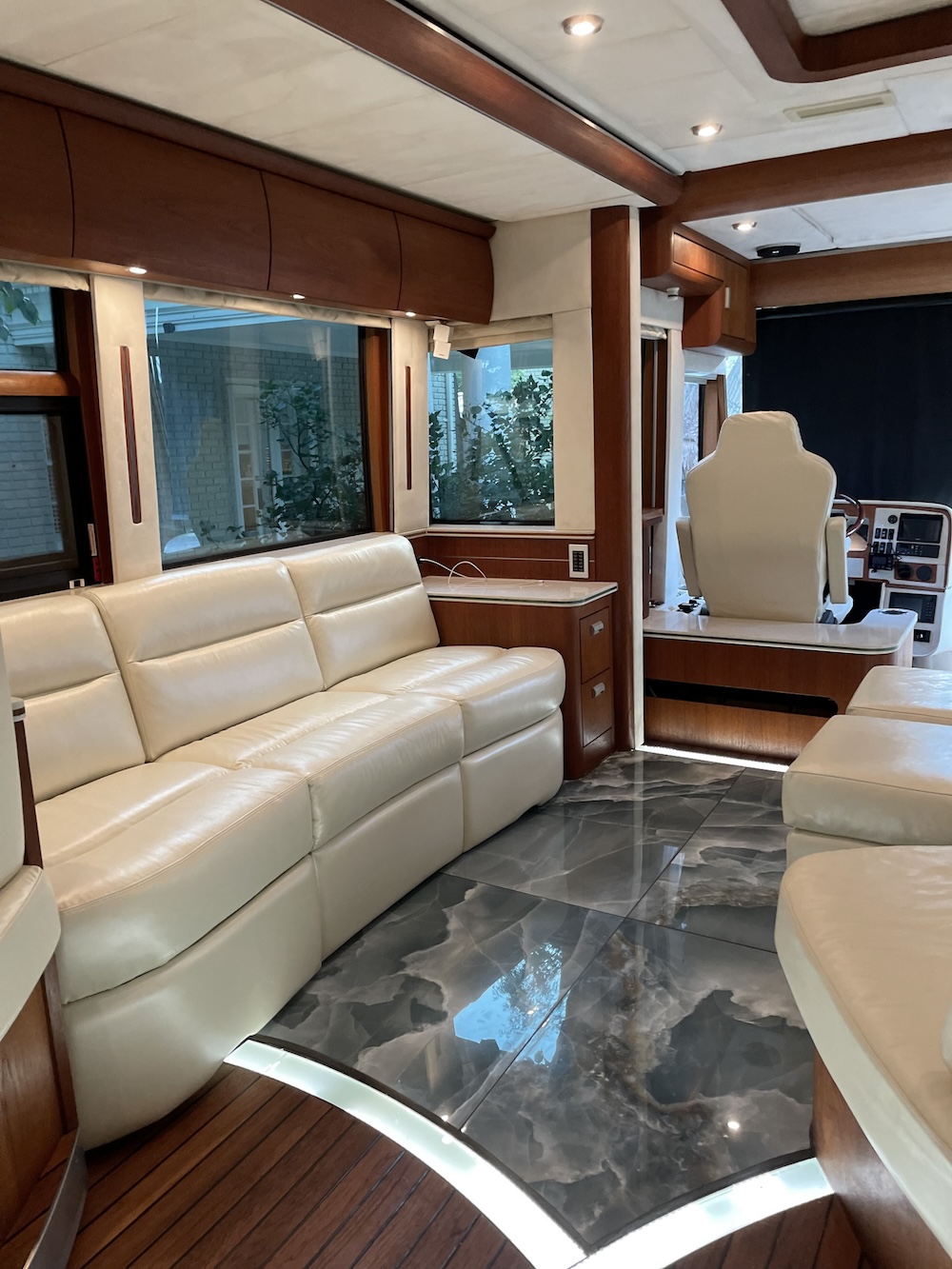 2007 Prevost XLII For Sale