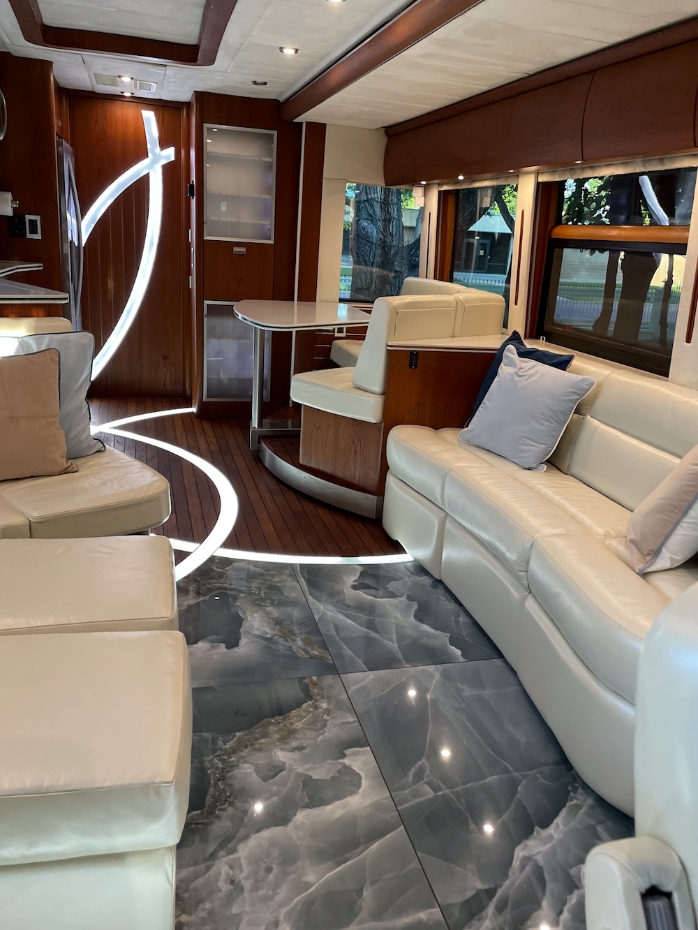 2007 Prevost XLII For Sale