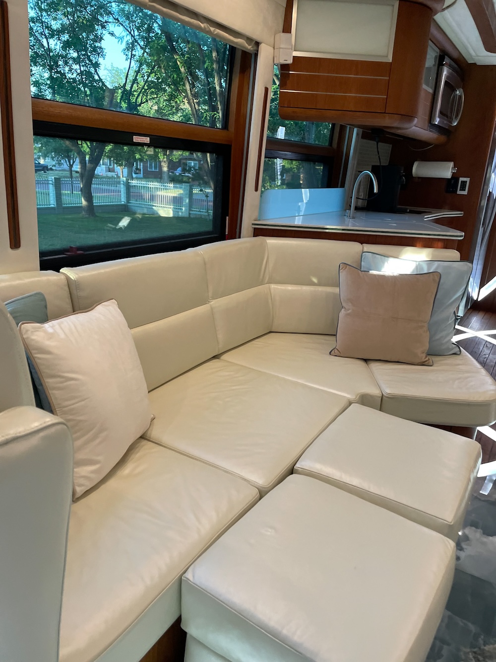 2007 Prevost XLII For Sale