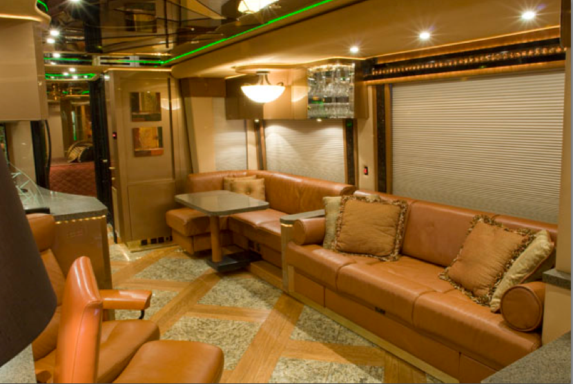 2007 Prevost Featherlite For Sale