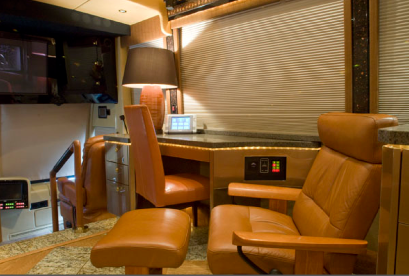 2007 Prevost Featherlite For Sale