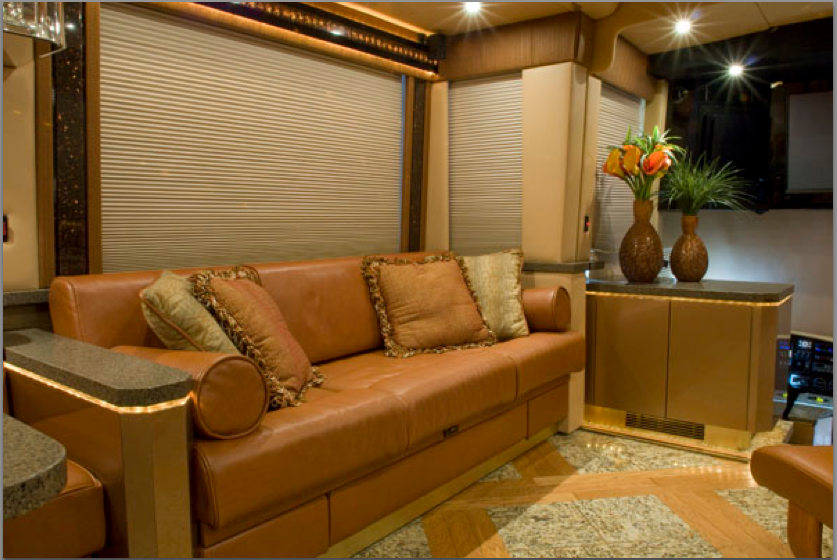 2007 Prevost Featherlite For Sale