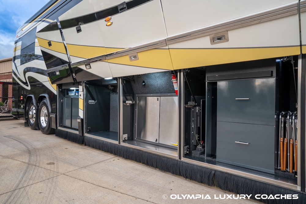 2008 Prevost Amadas H3-45 For Sale