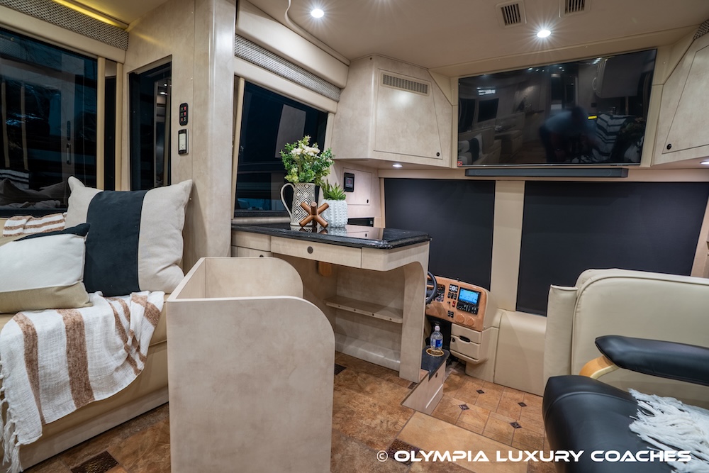 2008 Prevost Amadas H3-45 For Sale