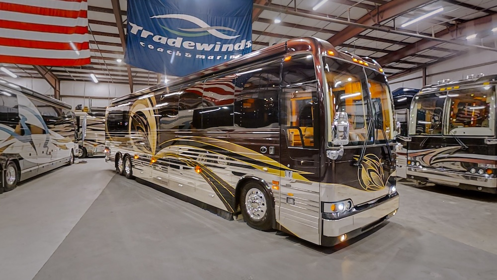 2008 Prevost Featherlite XLII For Sale