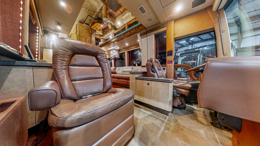 2008 Prevost Featherlite XLII For Sale