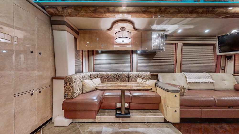 2008 Prevost Featherlite XLII For Sale