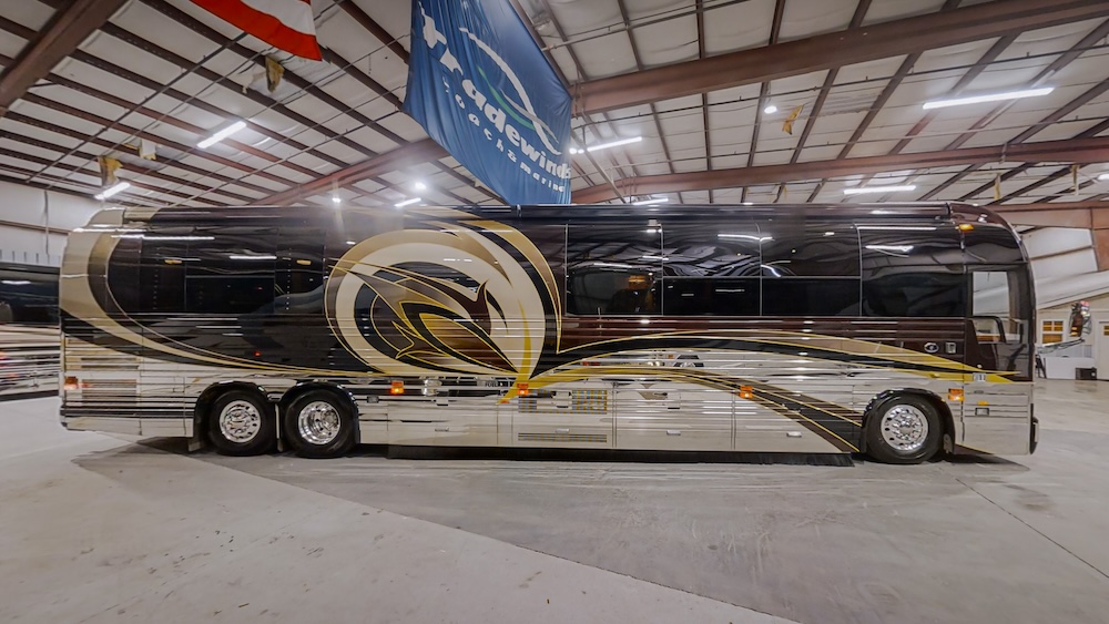 2008 Prevost Featherlite XLII For Sale