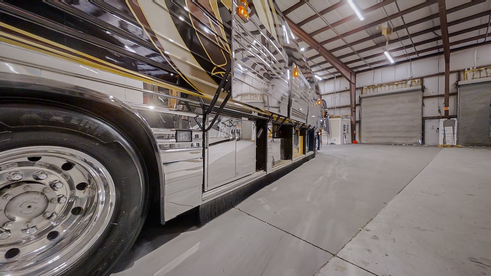 2008 Prevost Featherlite XLII For Sale