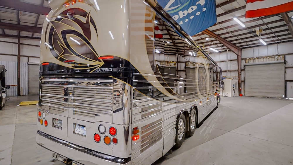 2008 Prevost Featherlite XLII For Sale