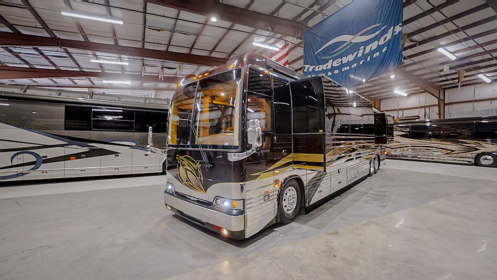 2008 Prevost Featherlite XLII For Sale