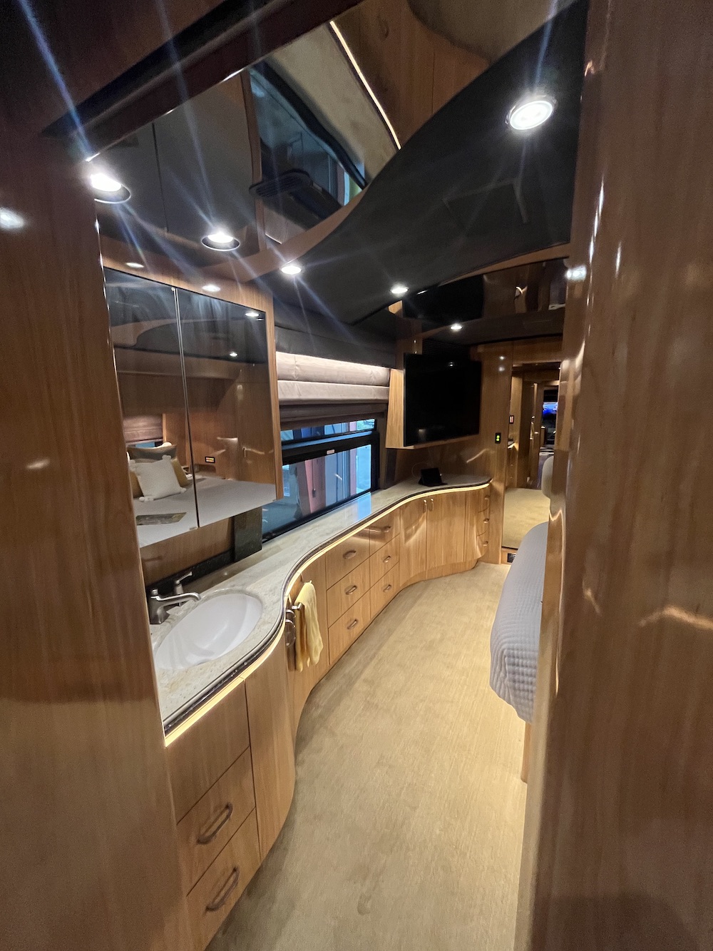 2008 Prevost Marathon H3-45 For Sale