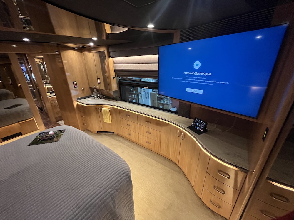 2008 Prevost Marathon H3-45 For Sale