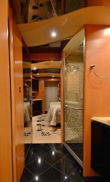 2008 Prevost Marathon H3-45 Triple Slide For Sale