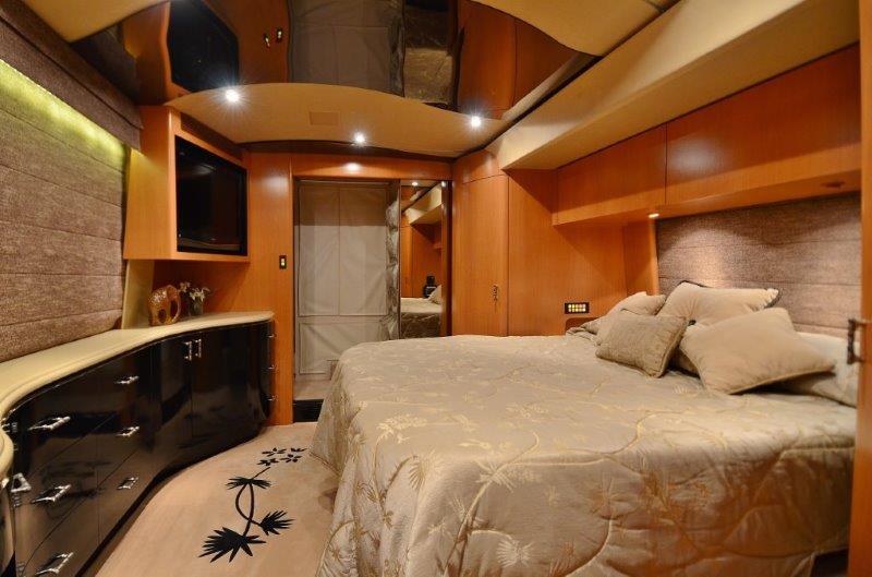 2008 Prevost Marathon H3-45 Triple Slide For Sale