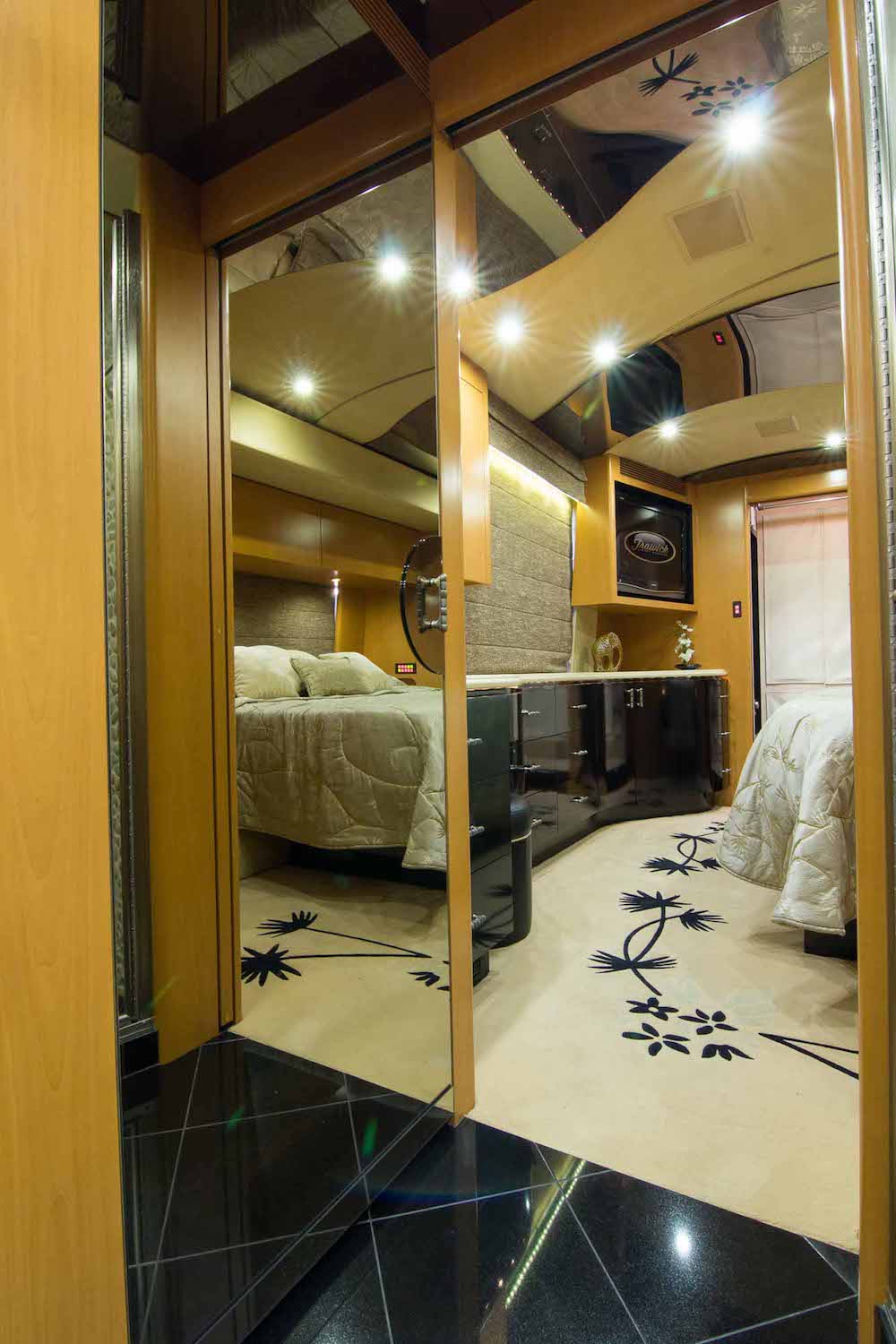 2008 Prevost Marathon H3-45 For Sale