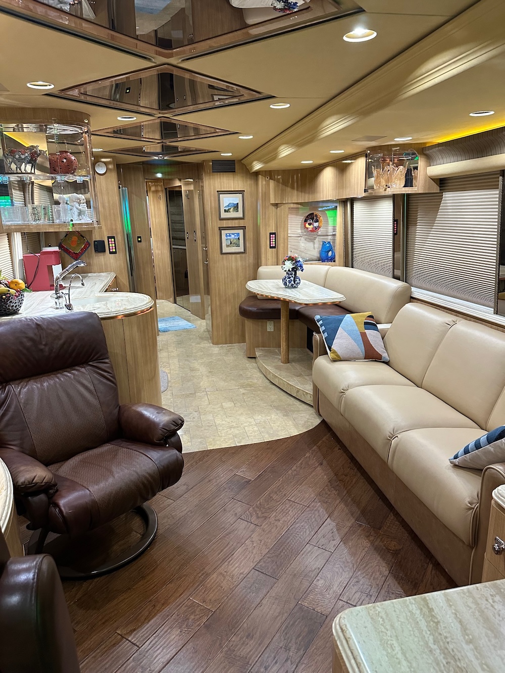 2008 Prevost Marathon XLII For Sale