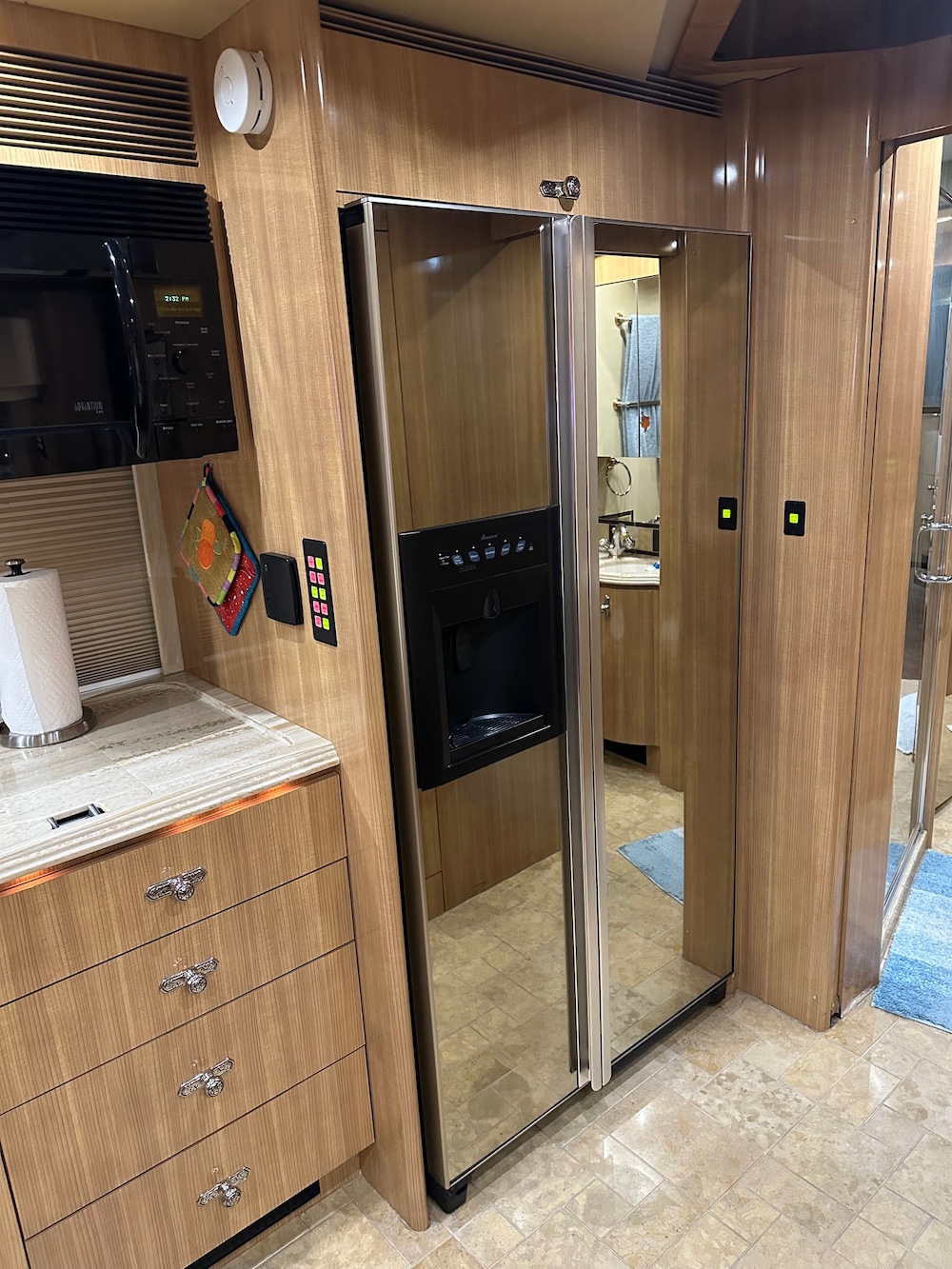 2008 Prevost Marathon XLII For Sale