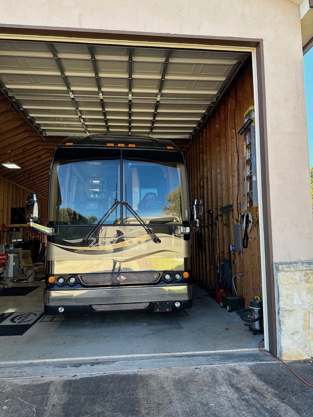 2008 Prevost Marathon XLII For Sale