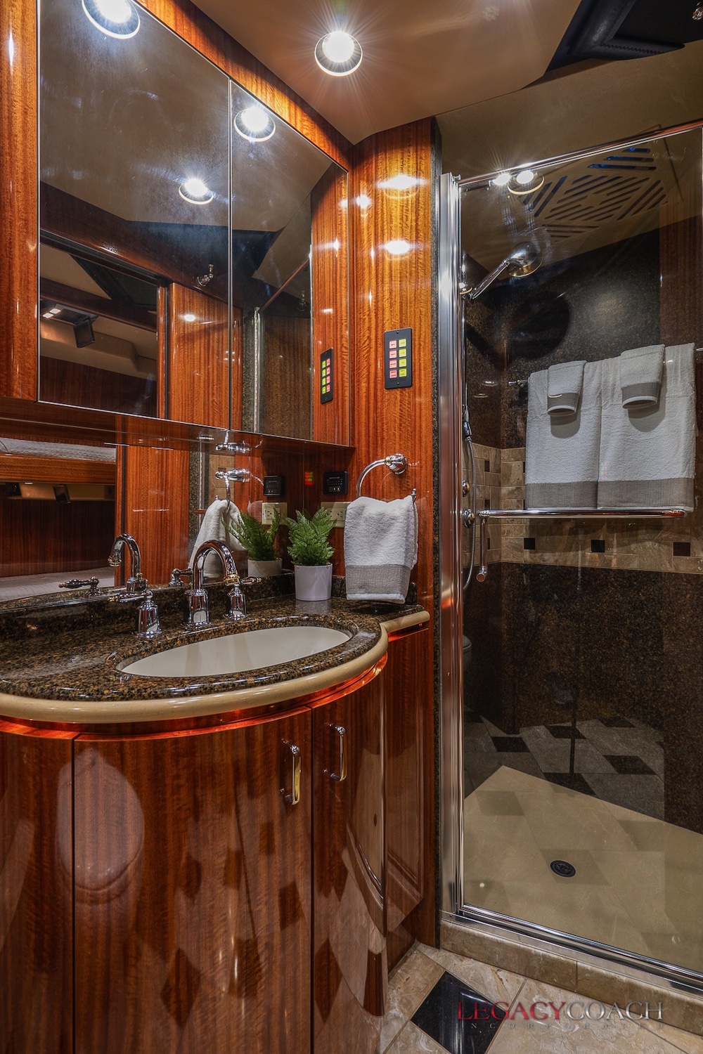 2008 Prevost Marathon XLII For Sale