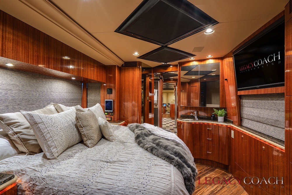 2008 Prevost Marathon XLII For Sale