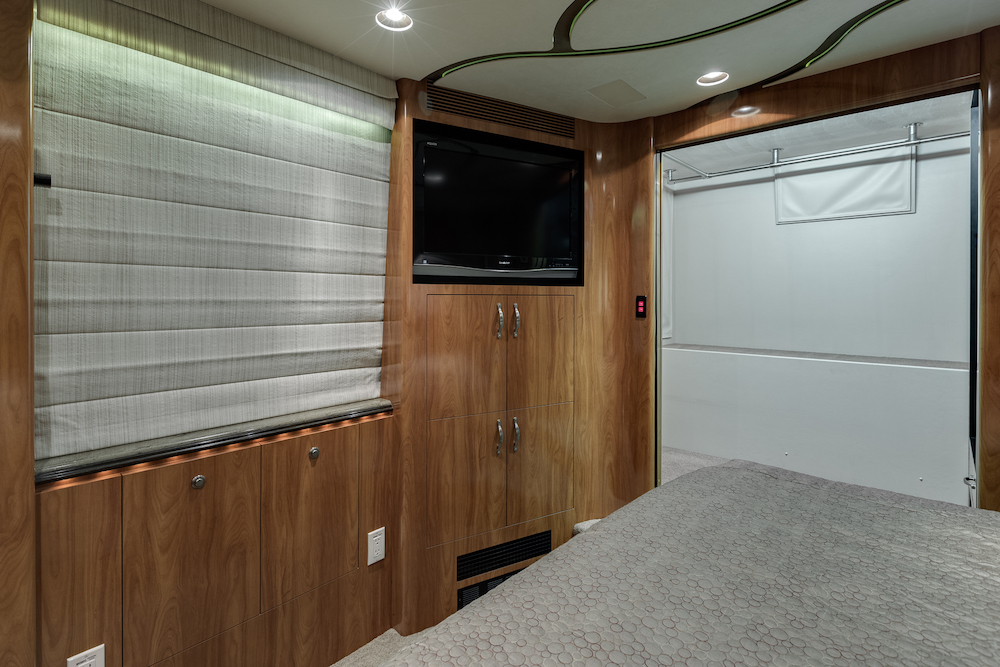 2008 Prevost Marathon XLII For Sale