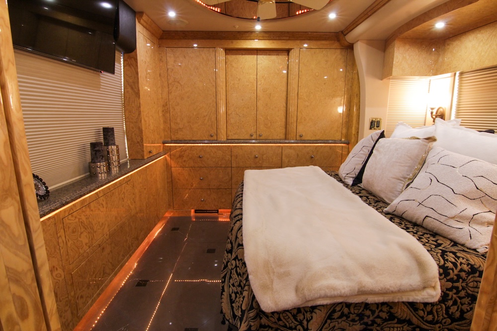 2008 Prevost Millennium  H3-45 For Sale